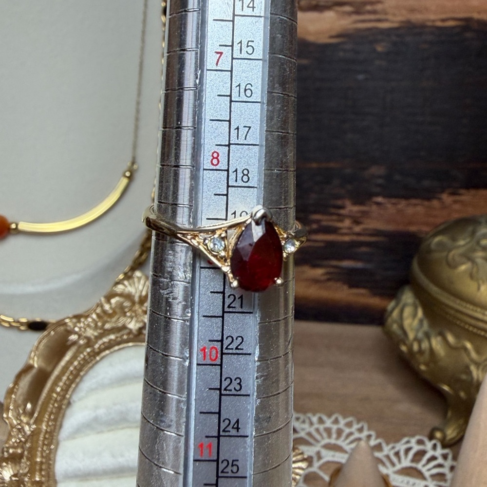 Avon Gold Ring with Red Gemstone - Picture 3 of 5